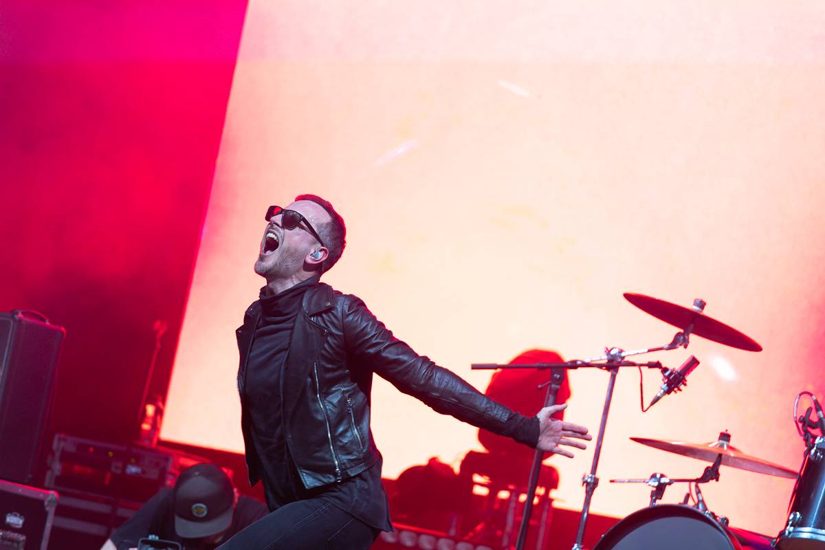 Pražský koncert No Name byl zároveň stand-upem Igora Timka. Svými průpovídkami bavil O2 universum