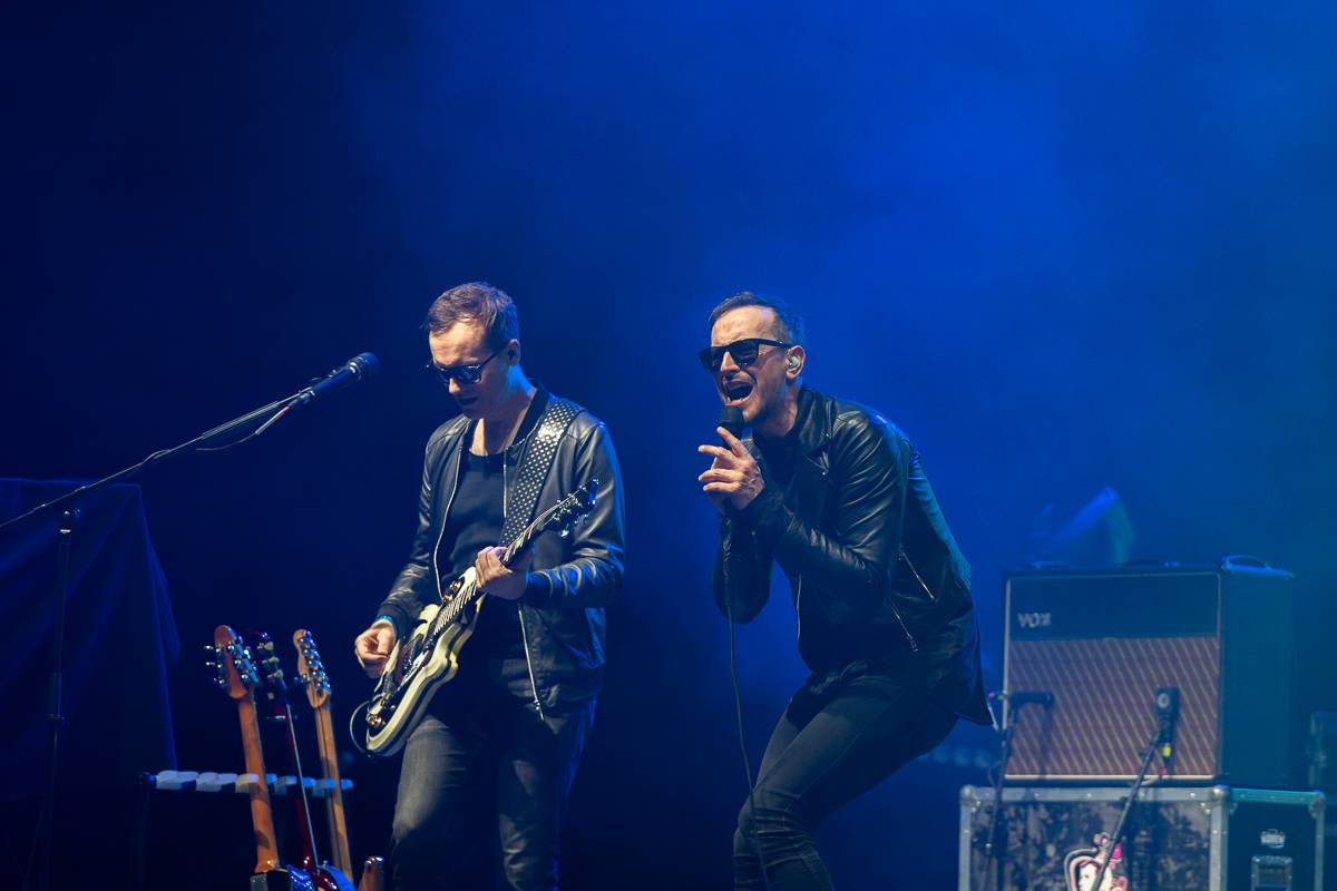 Pražský koncert No Name byl zároveň stand-upem Igora Timka. Svými průpovídkami bavil O2 universum