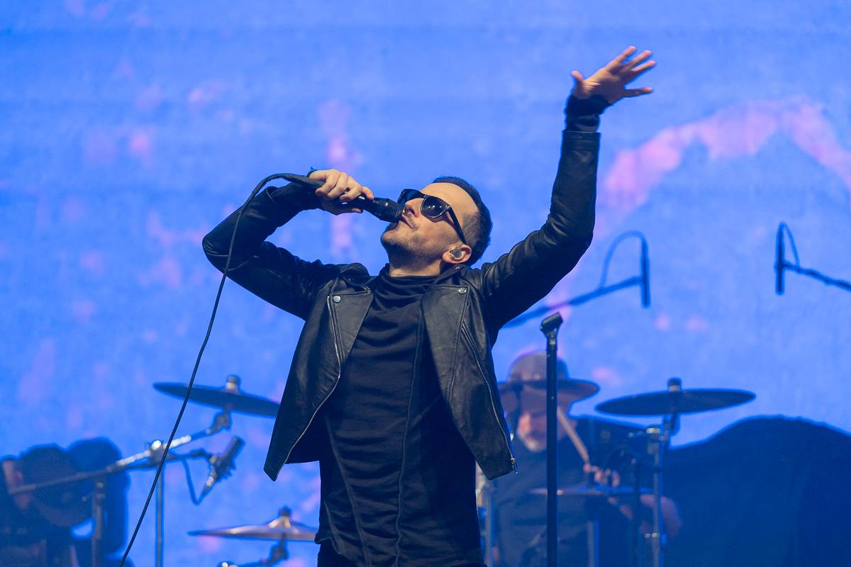 Pražský koncert No Name byl zároveň stand-upem Igora Timka. Svými průpovídkami bavil O2 universum