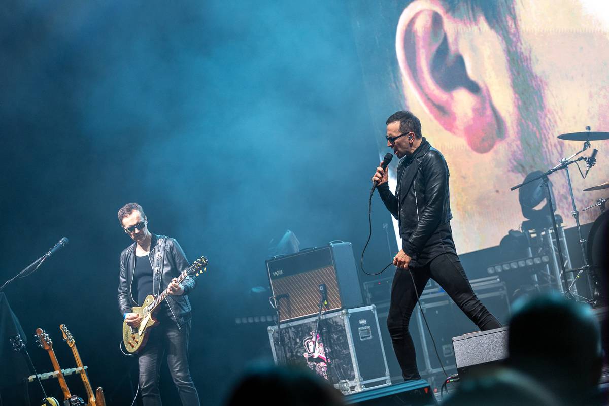 Pražský koncert No Name byl zároveň stand-upem Igora Timka. Svými průpovídkami bavil O2 universum