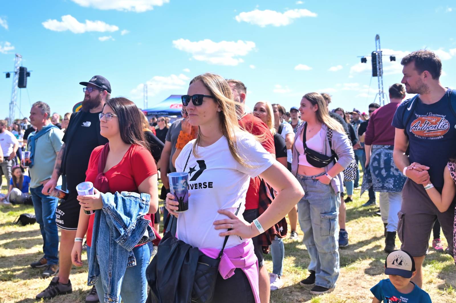 Pražský Majáles: Program uzavírali Chinaski, Mirai zpíval o dlouhých nohách šestnáctileté fanynky