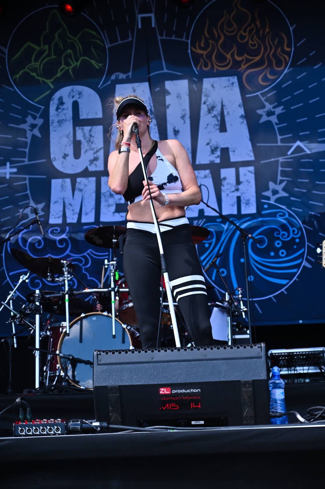 Pražský Majáles: Program uzavírali Chinaski, Mirai zpíval o dlouhých nohách šestnáctileté fanynky