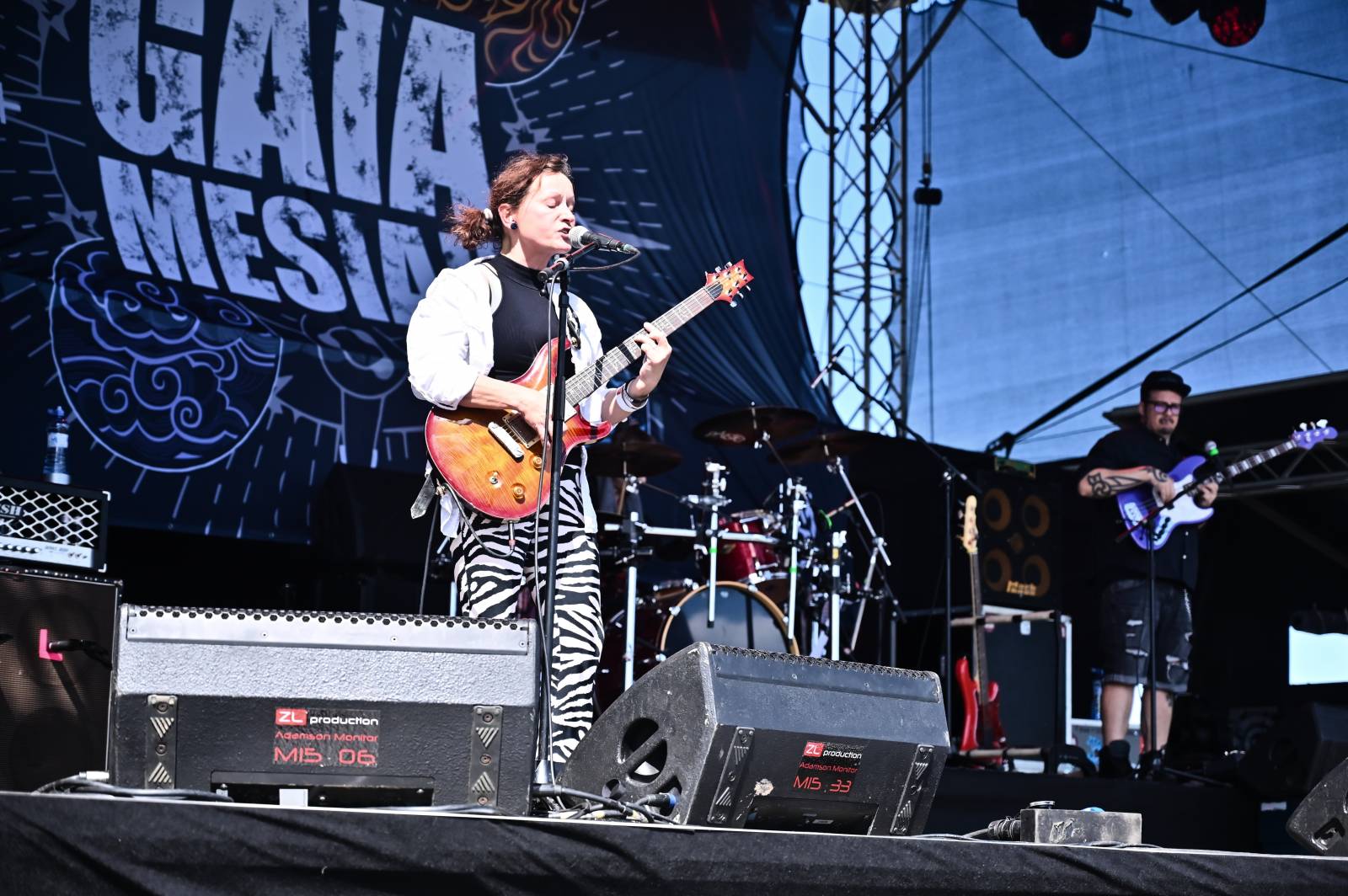 Pražský Majáles: Program uzavírali Chinaski, Mirai zpíval o dlouhých nohách šestnáctileté fanynky