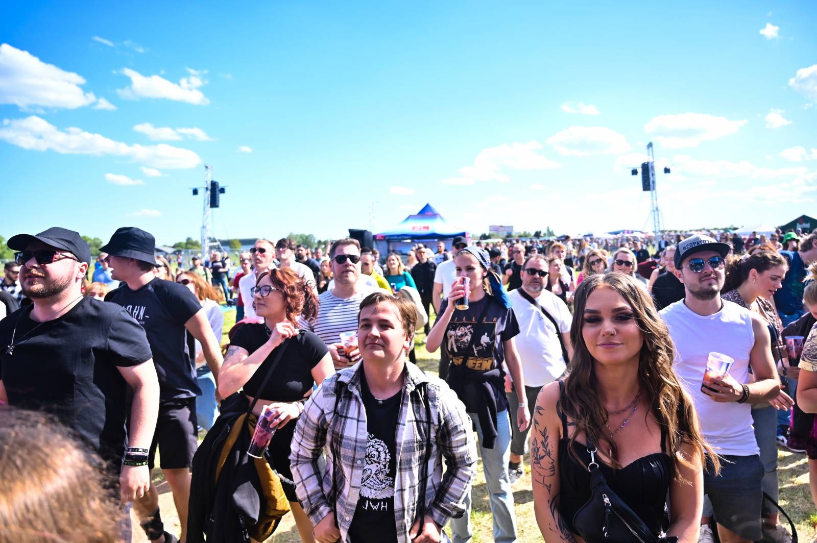 Pražský Majáles: Program uzavírali Chinaski, Mirai zpíval o dlouhých nohách šestnáctileté fanynky