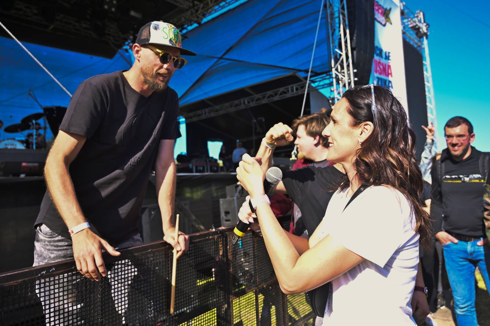 Pražský Majáles: Program uzavírali Chinaski, Mirai zpíval o dlouhých nohách šestnáctileté fanynky