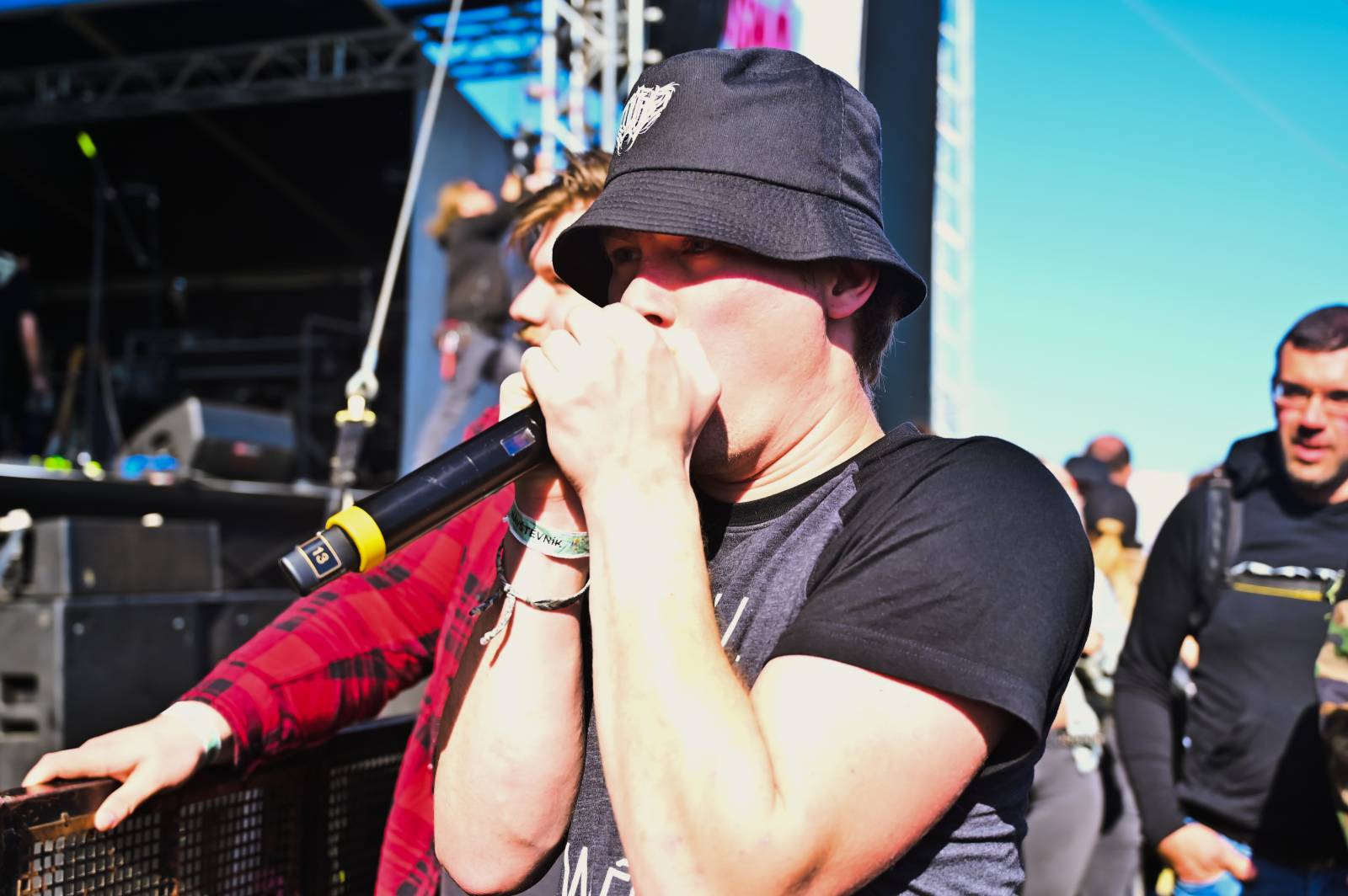 Pražský Majáles: Program uzavírali Chinaski, Mirai zpíval o dlouhých nohách šestnáctileté fanynky