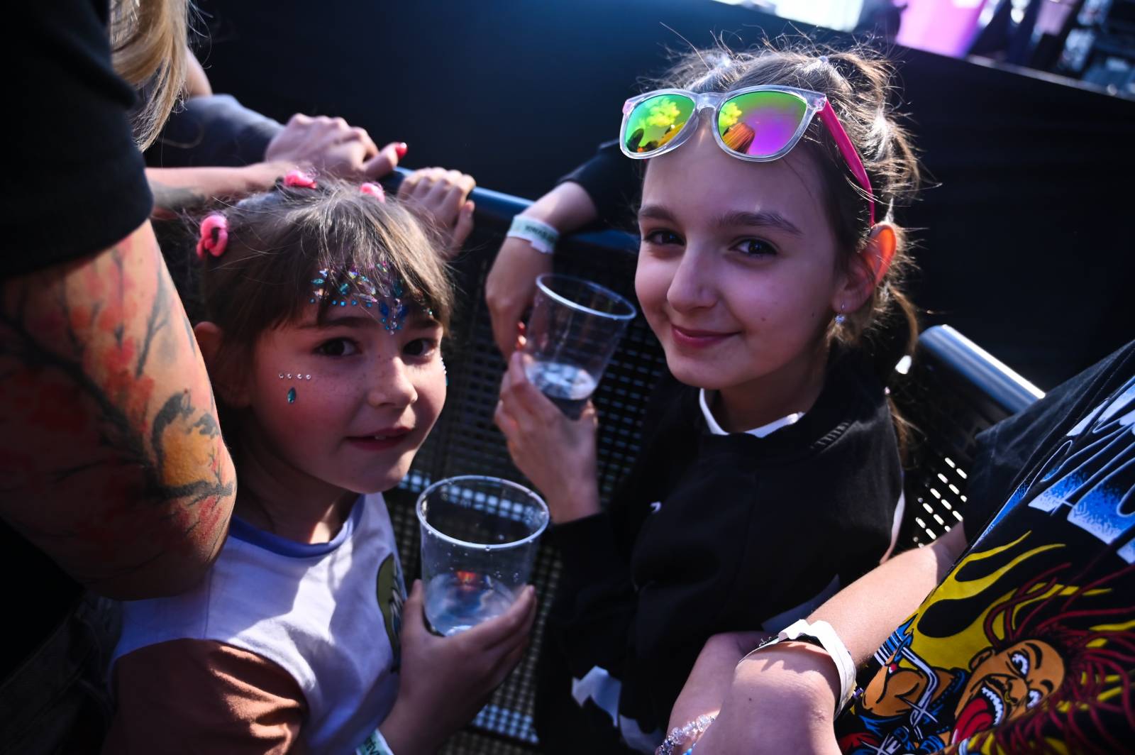 Pražský Majáles: Program uzavírali Chinaski, Mirai zpíval o dlouhých nohách šestnáctileté fanynky