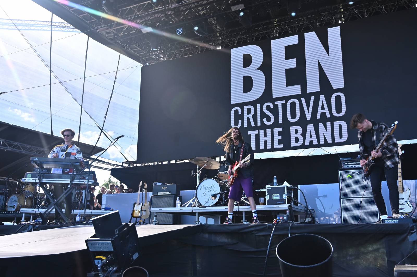 Pražský Majáles: Program uzavírali Chinaski, Mirai zpíval o dlouhých nohách šestnáctileté fanynky