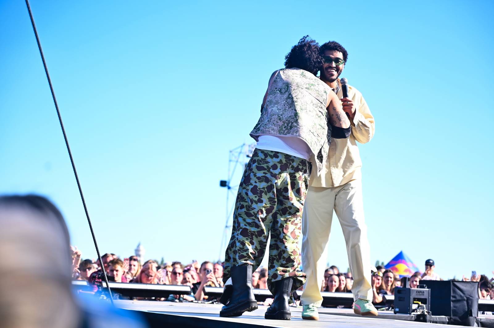 Pražský Majáles: Program uzavírali Chinaski, Mirai zpíval o dlouhých nohách šestnáctileté fanynky