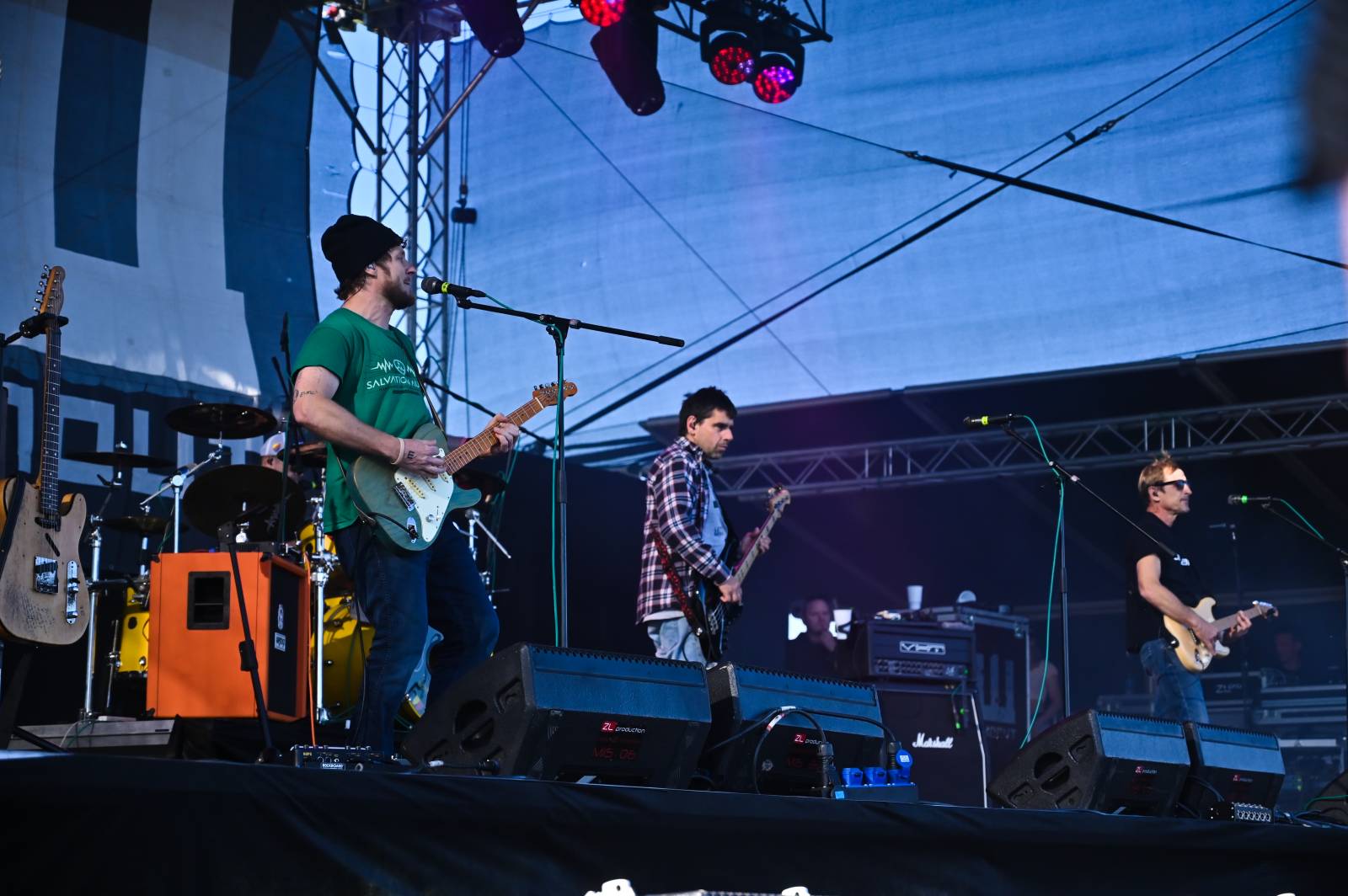 Pražský Majáles: Program uzavírali Chinaski, Mirai zpíval o dlouhých nohách šestnáctileté fanynky