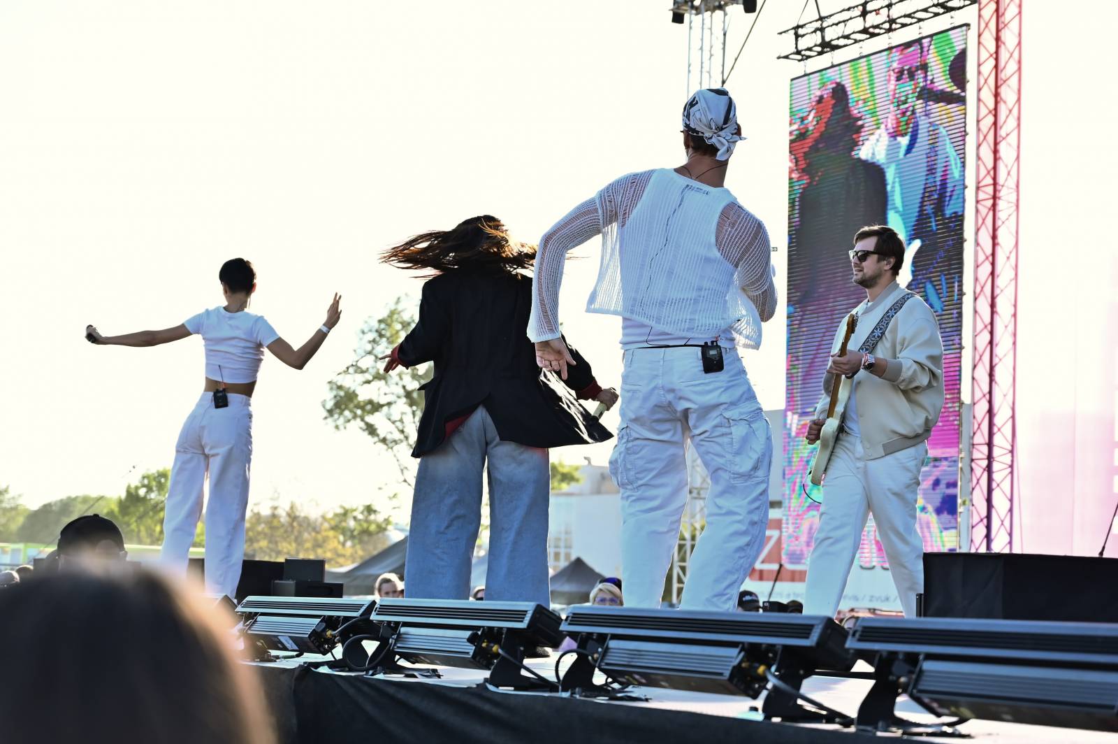 Pražský Majáles: Program uzavírali Chinaski, Mirai zpíval o dlouhých nohách šestnáctileté fanynky