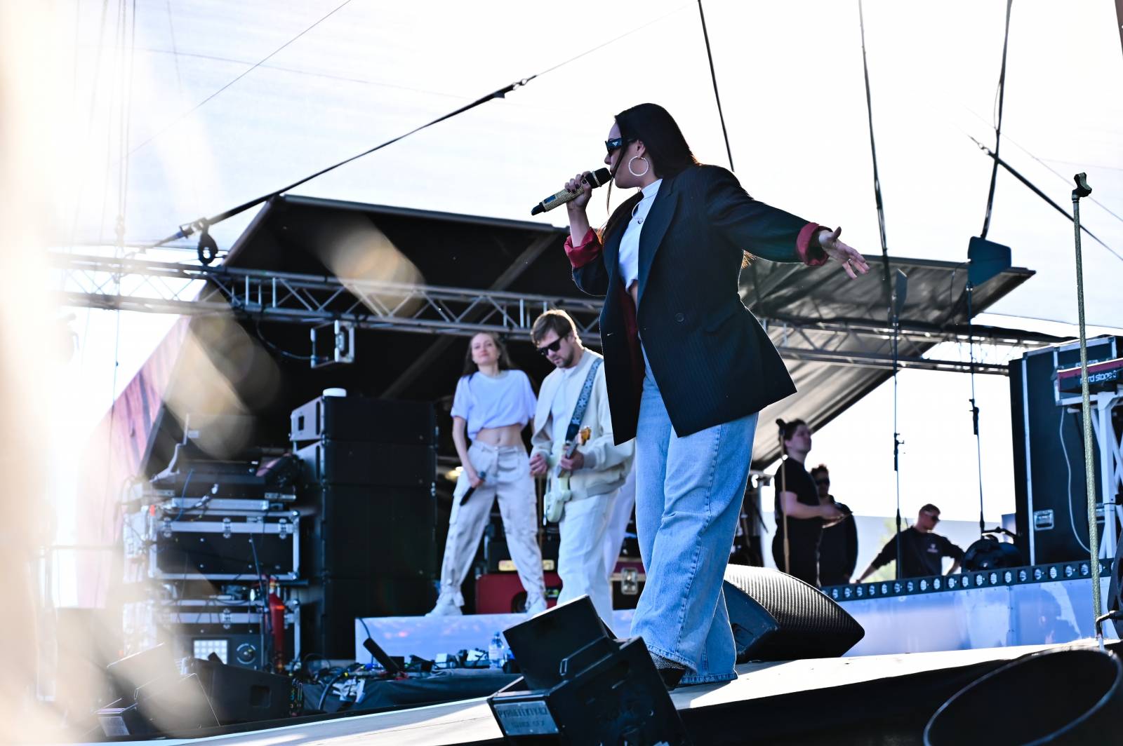 Pražský Majáles: Program uzavírali Chinaski, Mirai zpíval o dlouhých nohách šestnáctileté fanynky