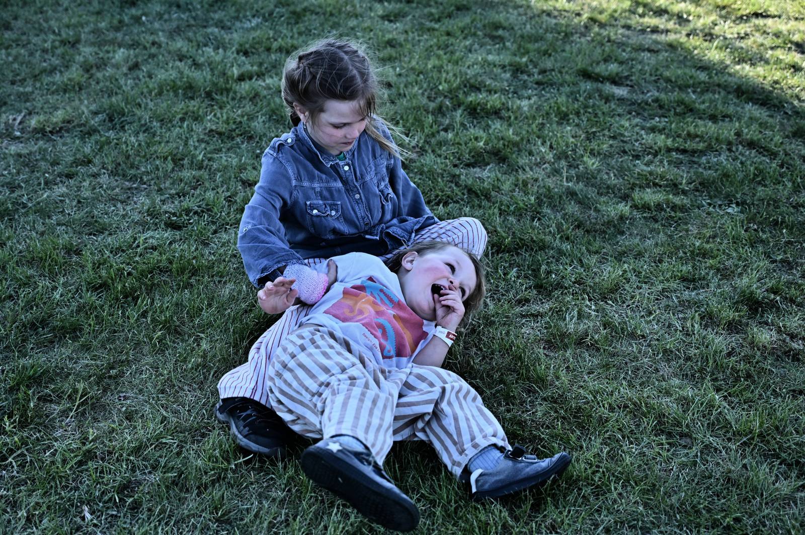 Pražský Majáles: Program uzavírali Chinaski, Mirai zpíval o dlouhých nohách šestnáctileté fanynky