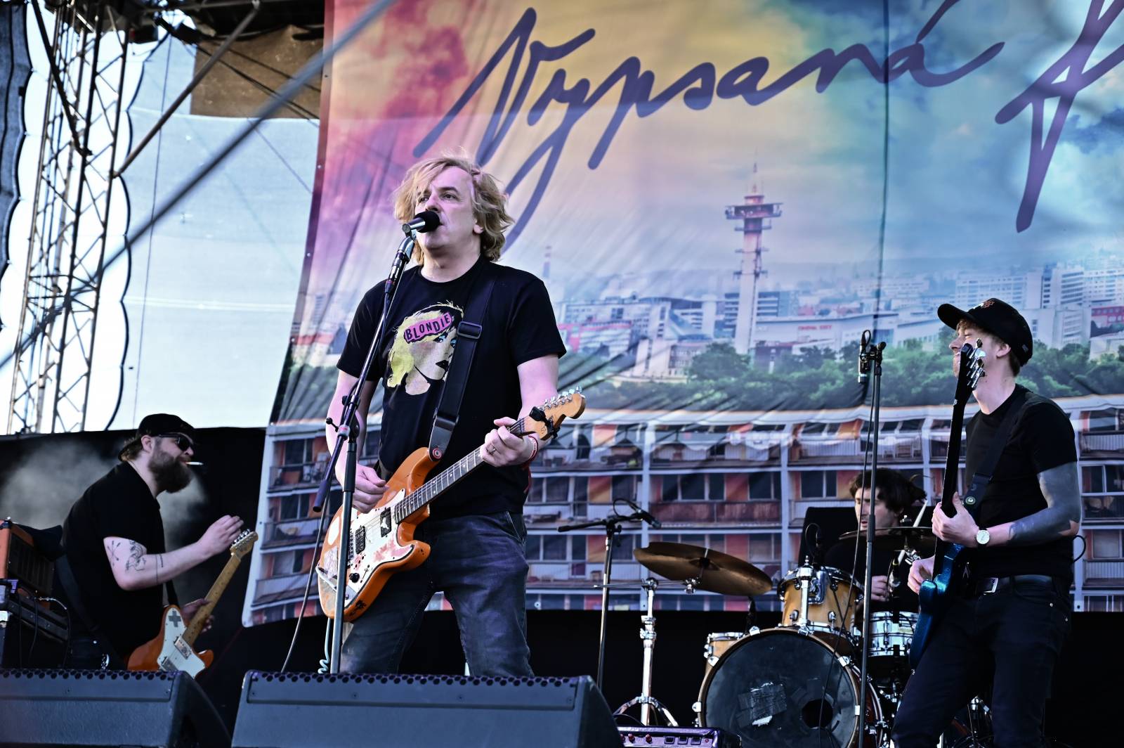 Pražský Majáles: Program uzavírali Chinaski, Mirai zpíval o dlouhých nohách šestnáctileté fanynky