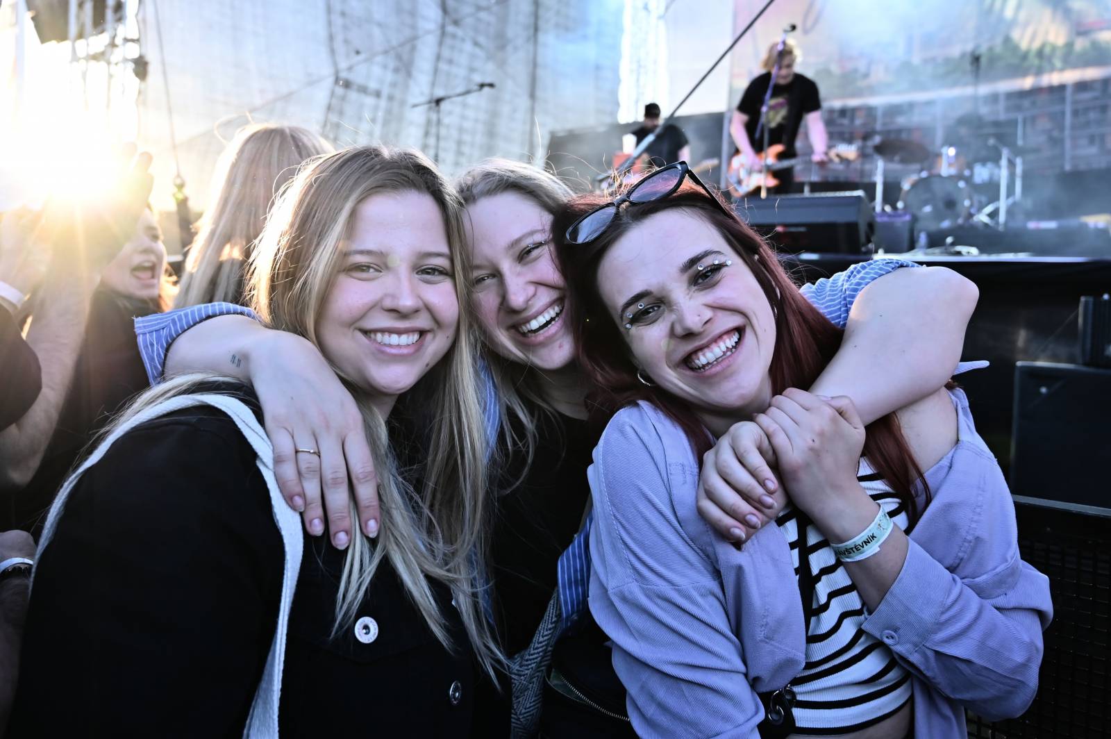 Pražský Majáles: Program uzavírali Chinaski, Mirai zpíval o dlouhých nohách šestnáctileté fanynky