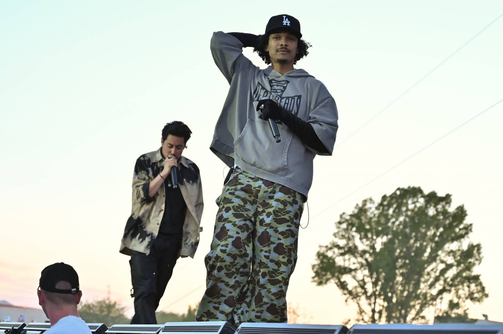 Pražský Majáles: Program uzavírali Chinaski, Mirai zpíval o dlouhých nohách šestnáctileté fanynky