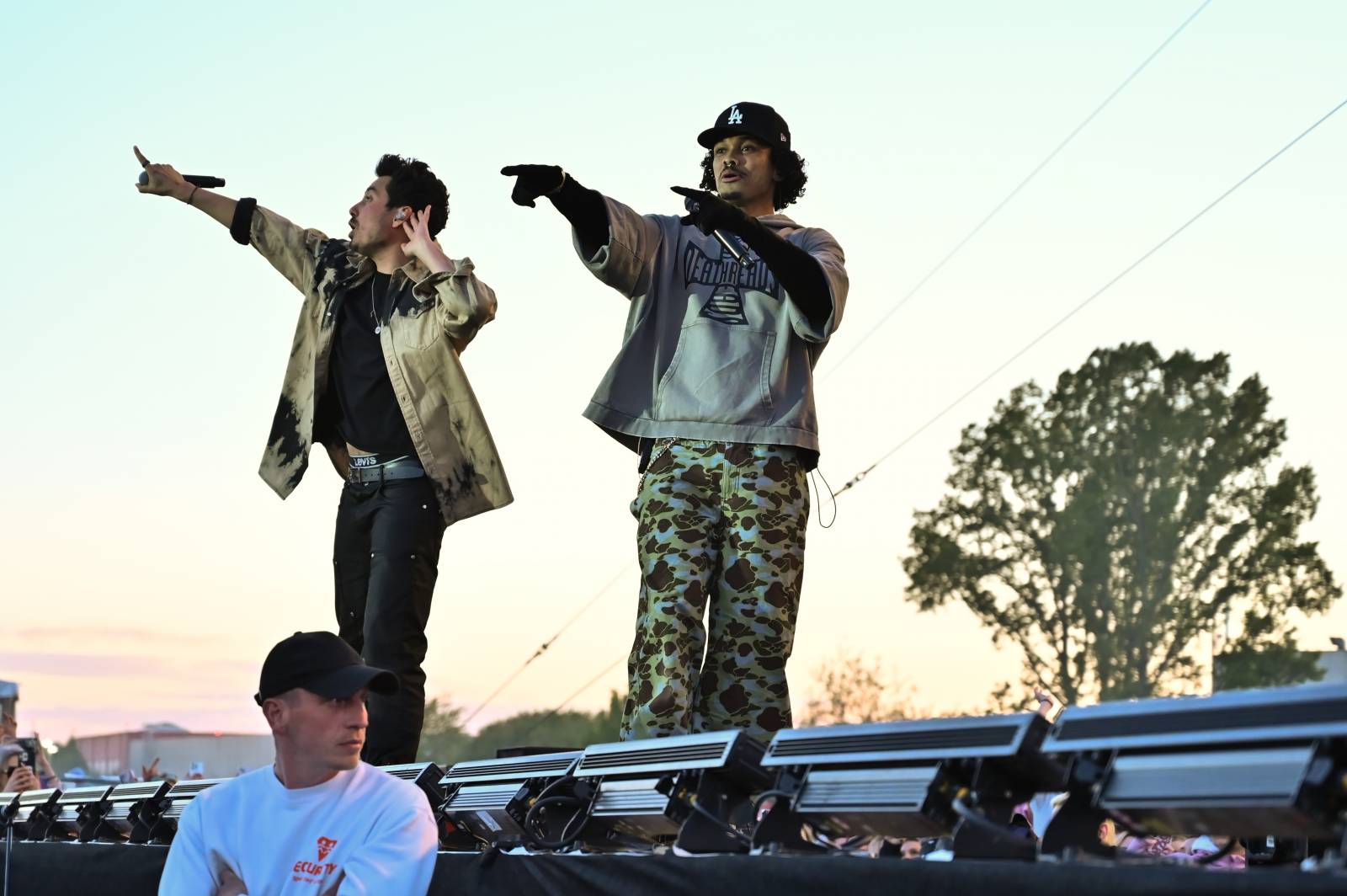 Pražský Majáles: Program uzavírali Chinaski, Mirai zpíval o dlouhých nohách šestnáctileté fanynky