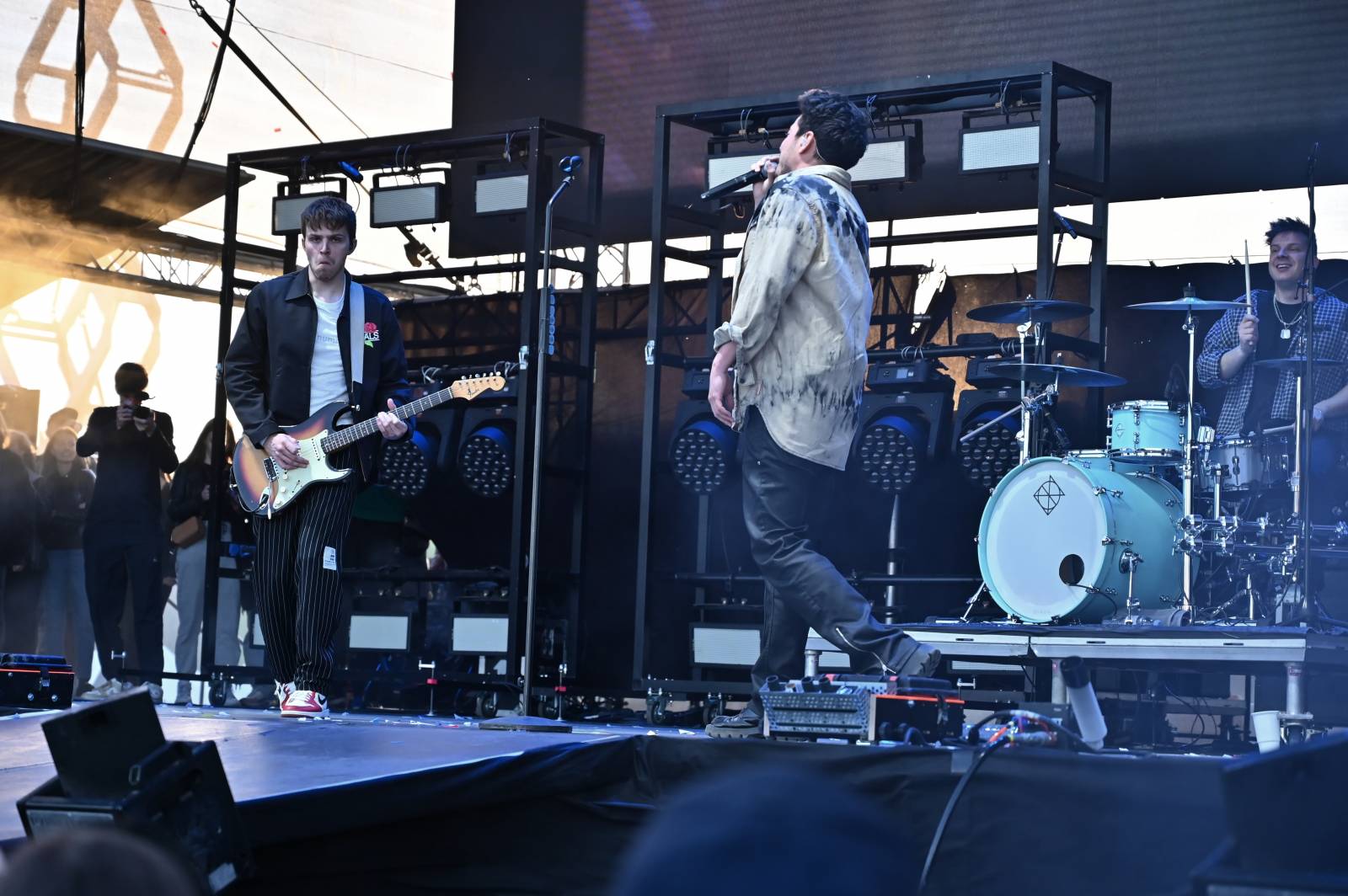 Pražský Majáles: Program uzavírali Chinaski, Mirai zpíval o dlouhých nohách šestnáctileté fanynky