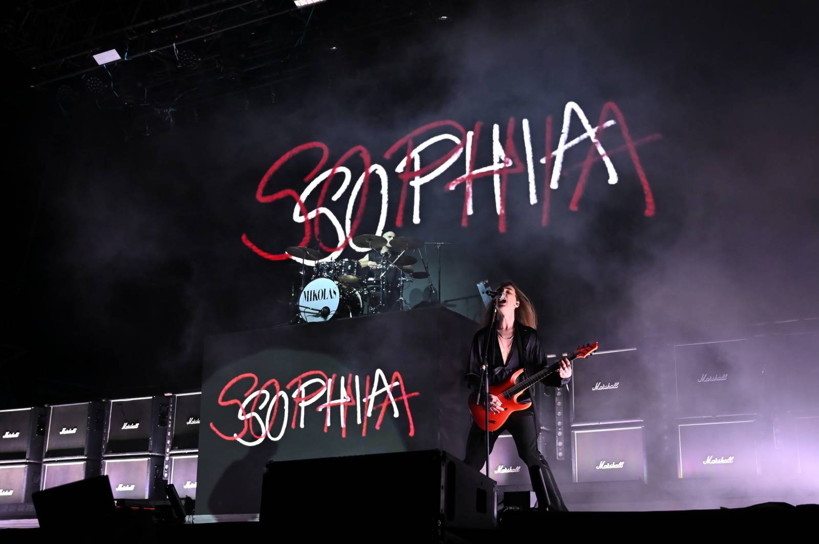 Pražský Majáles: Program uzavírali Chinaski, Mirai zpíval o dlouhých nohách šestnáctileté fanynky