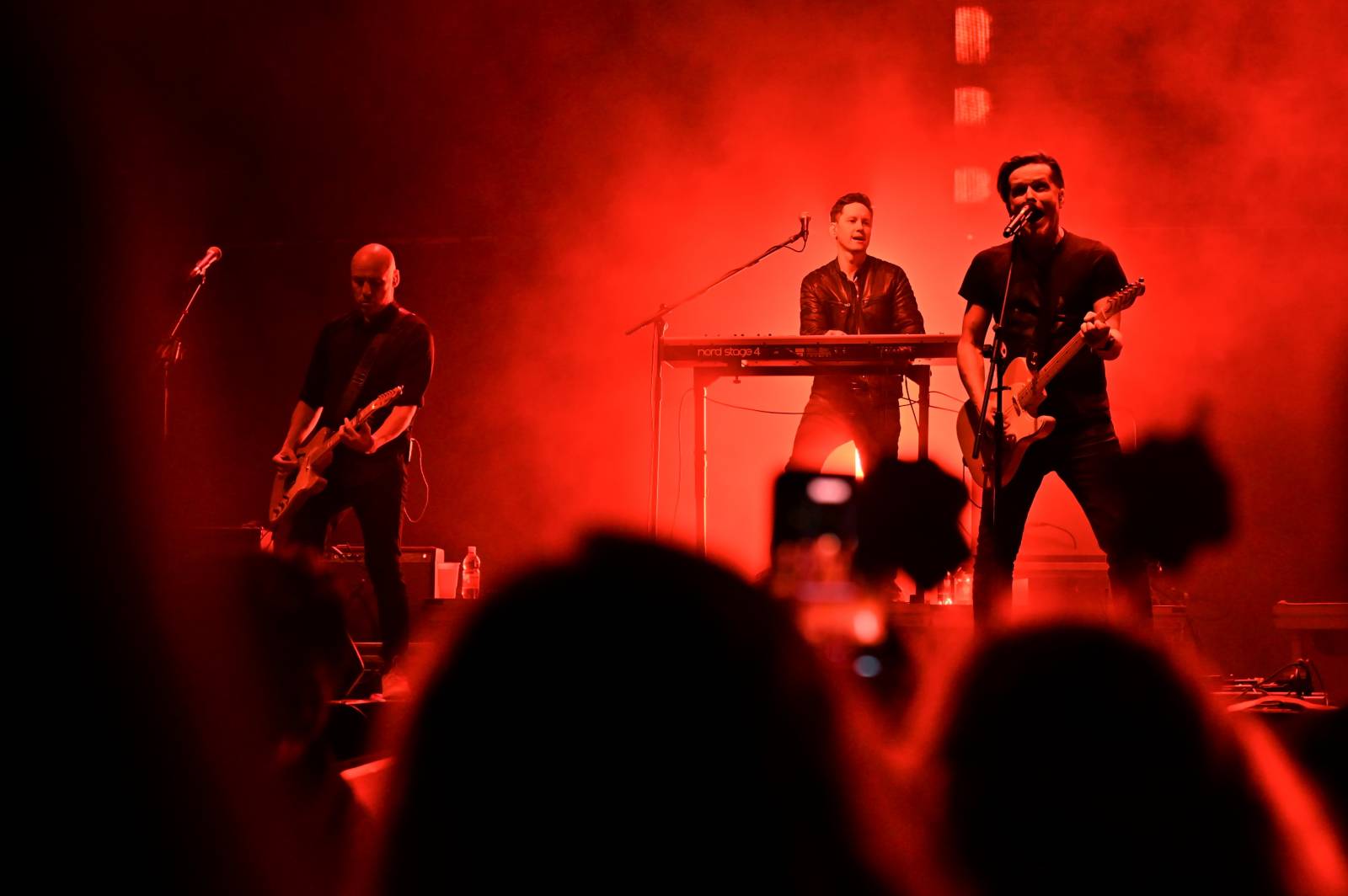 Pražský Majáles: Program uzavírali Chinaski, Mirai zpíval o dlouhých nohách šestnáctileté fanynky