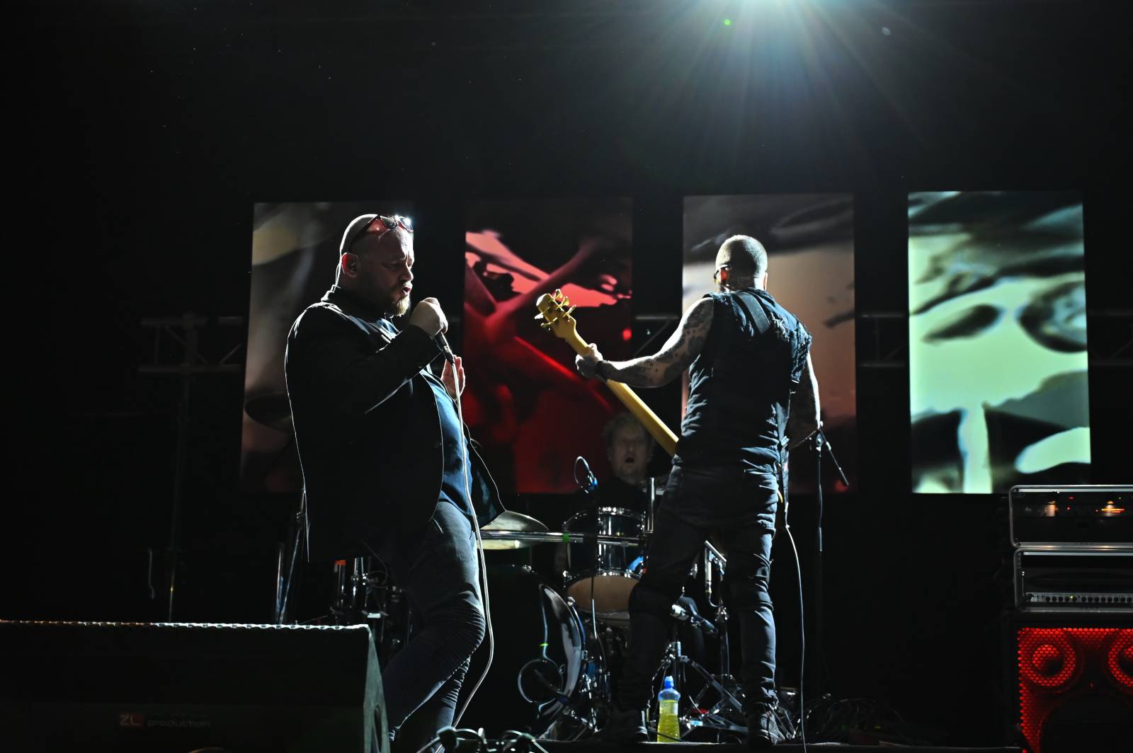 Pražský Majáles: Program uzavírali Chinaski, Mirai zpíval o dlouhých nohách šestnáctileté fanynky