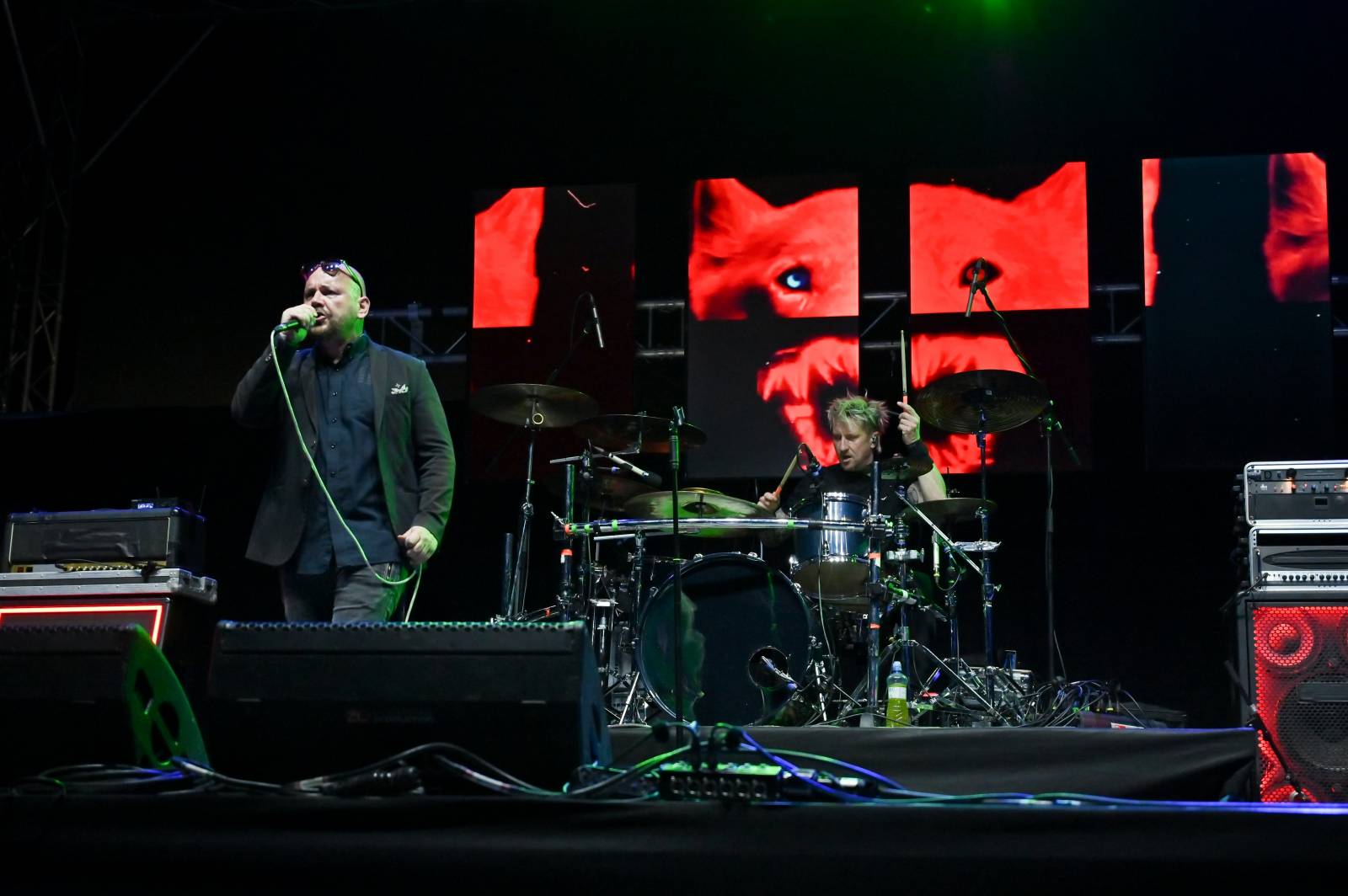 Pražský Majáles: Program uzavírali Chinaski, Mirai zpíval o dlouhých nohách šestnáctileté fanynky