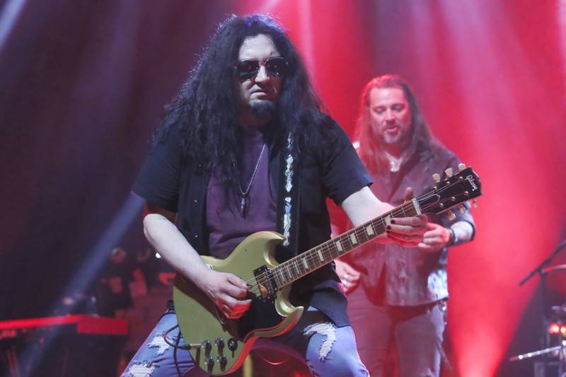 Glenn Hughes vzpomínal v Brně na své působení v Deep Purple, v Sonu oslavil padesátiny alba Burn