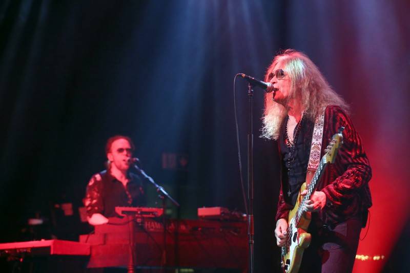 Glenn Hughes vzpomínal v Brně na své působení v Deep Purple, v Sonu oslavil padesátiny alba Burn