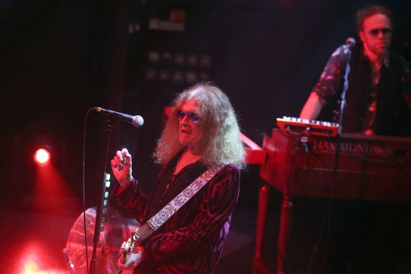 Glenn Hughes vzpomínal v Brně na své působení v Deep Purple, v Sonu oslavil padesátiny alba Burn