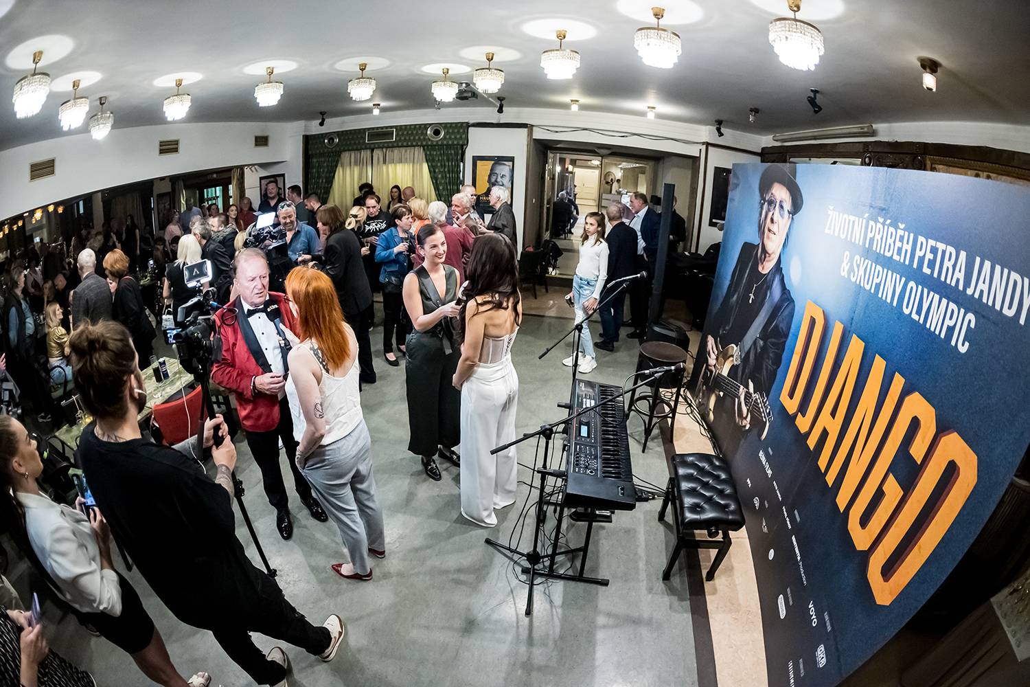 Petr Janda si k narozeninám nadělil dokument Django, slavnostně ho uvedl v Lucerně v Praze