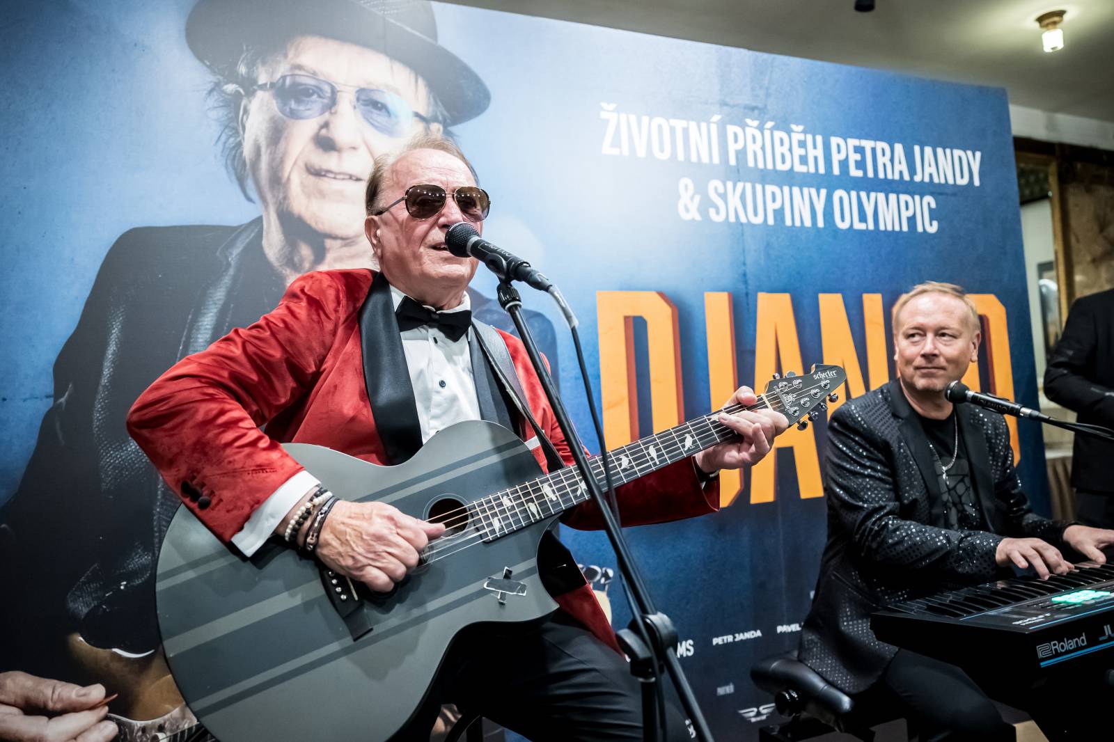 Petr Janda si k narozeninám nadělil dokument Django, slavnostně ho uvedl v Lucerně v Praze