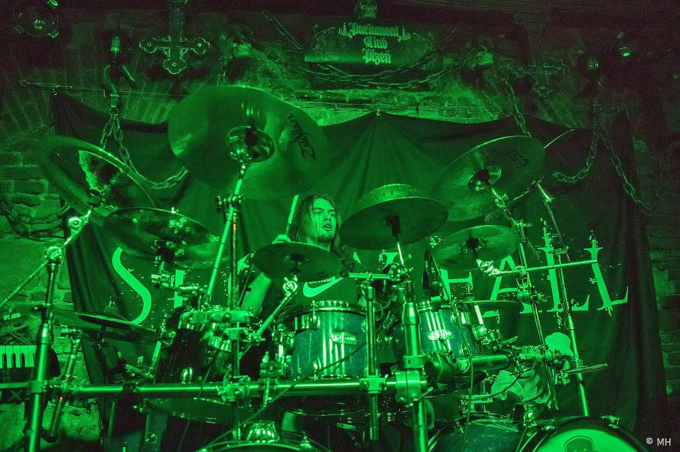 Metalisté měli žně. V Plzni zahráli finští Slow Fall, doprovodili je Sukkhu a Jakub Bayer