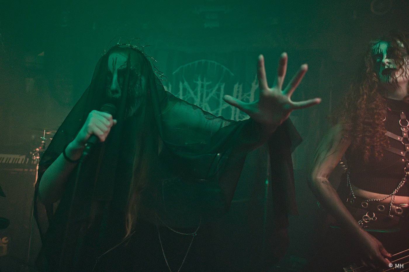 Metalisté měli žně. V Plzni zahráli finští Slow Fall, doprovodili je Sukkhu a Jakub Bayer