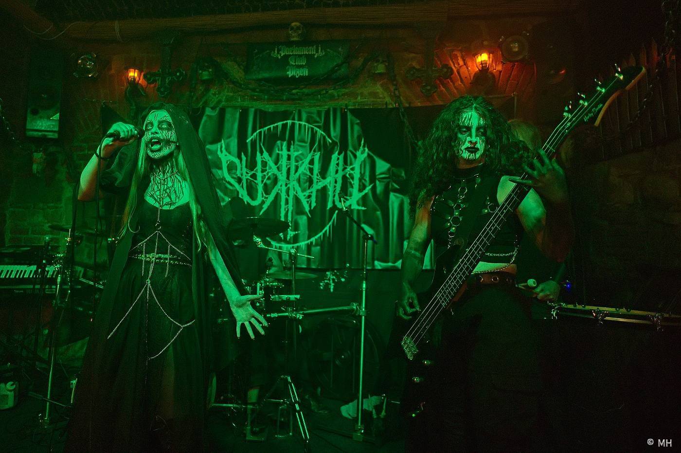 Metalisté měli žně. V Plzni zahráli finští Slow Fall, doprovodili je Sukkhu a Jakub Bayer