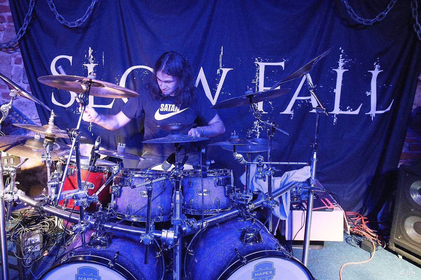 Metalisté měli žně. V Plzni zahráli finští Slow Fall, doprovodili je Sukkhu a Jakub Bayer