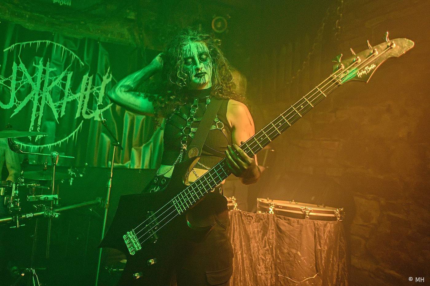 Metalisté měli žně. V Plzni zahráli finští Slow Fall, doprovodili je Sukkhu a Jakub Bayer