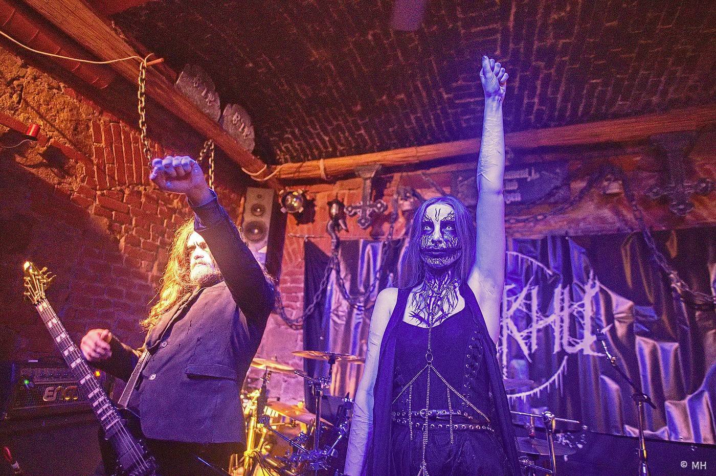 Metalisté měli žně. V Plzni zahráli finští Slow Fall, doprovodili je Sukkhu a Jakub Bayer