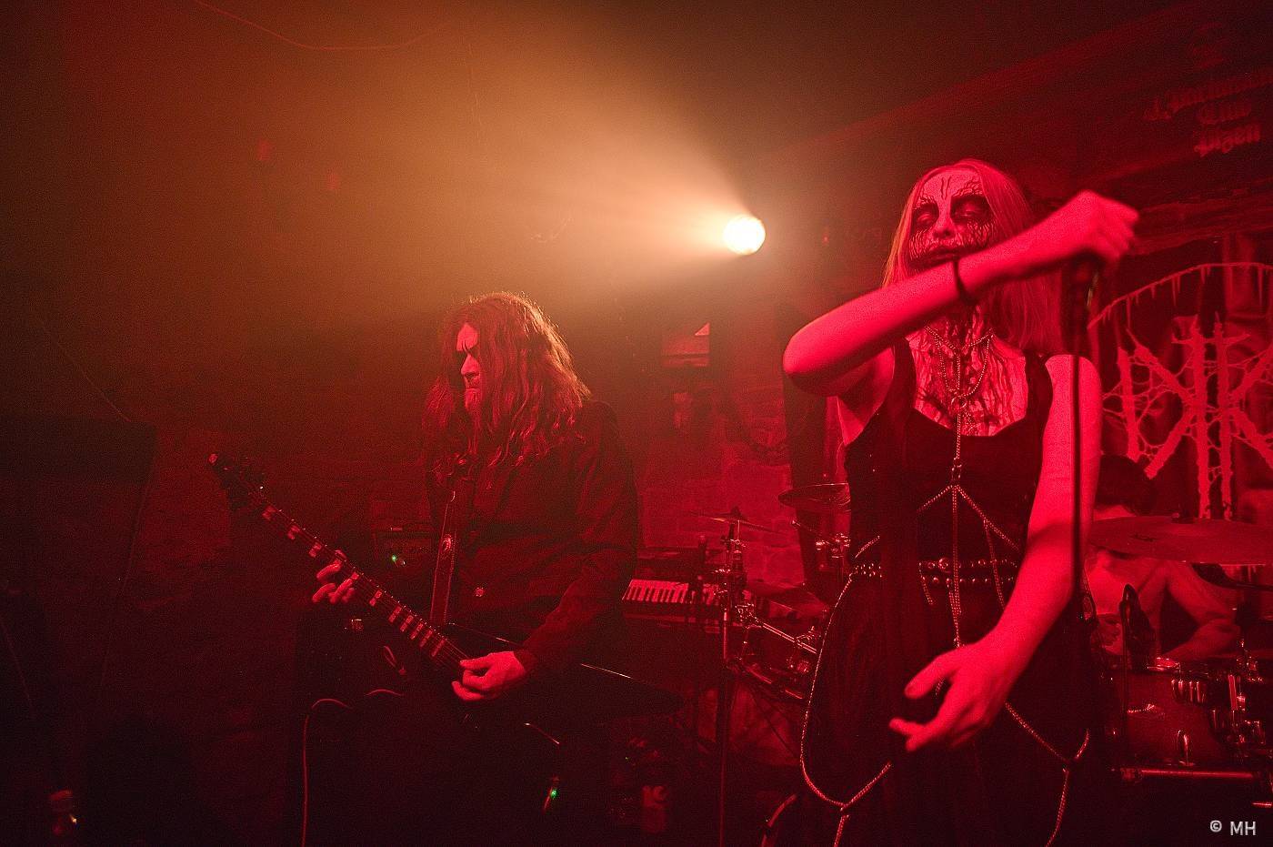 Metalisté měli žně. V Plzni zahráli finští Slow Fall, doprovodili je Sukkhu a Jakub Bayer