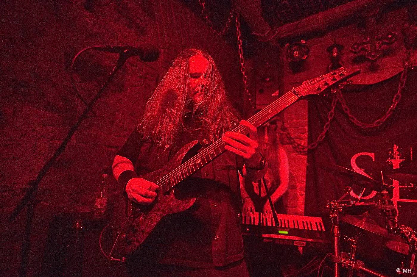 Metalisté měli žně. V Plzni zahráli finští Slow Fall, doprovodili je Sukkhu a Jakub Bayer