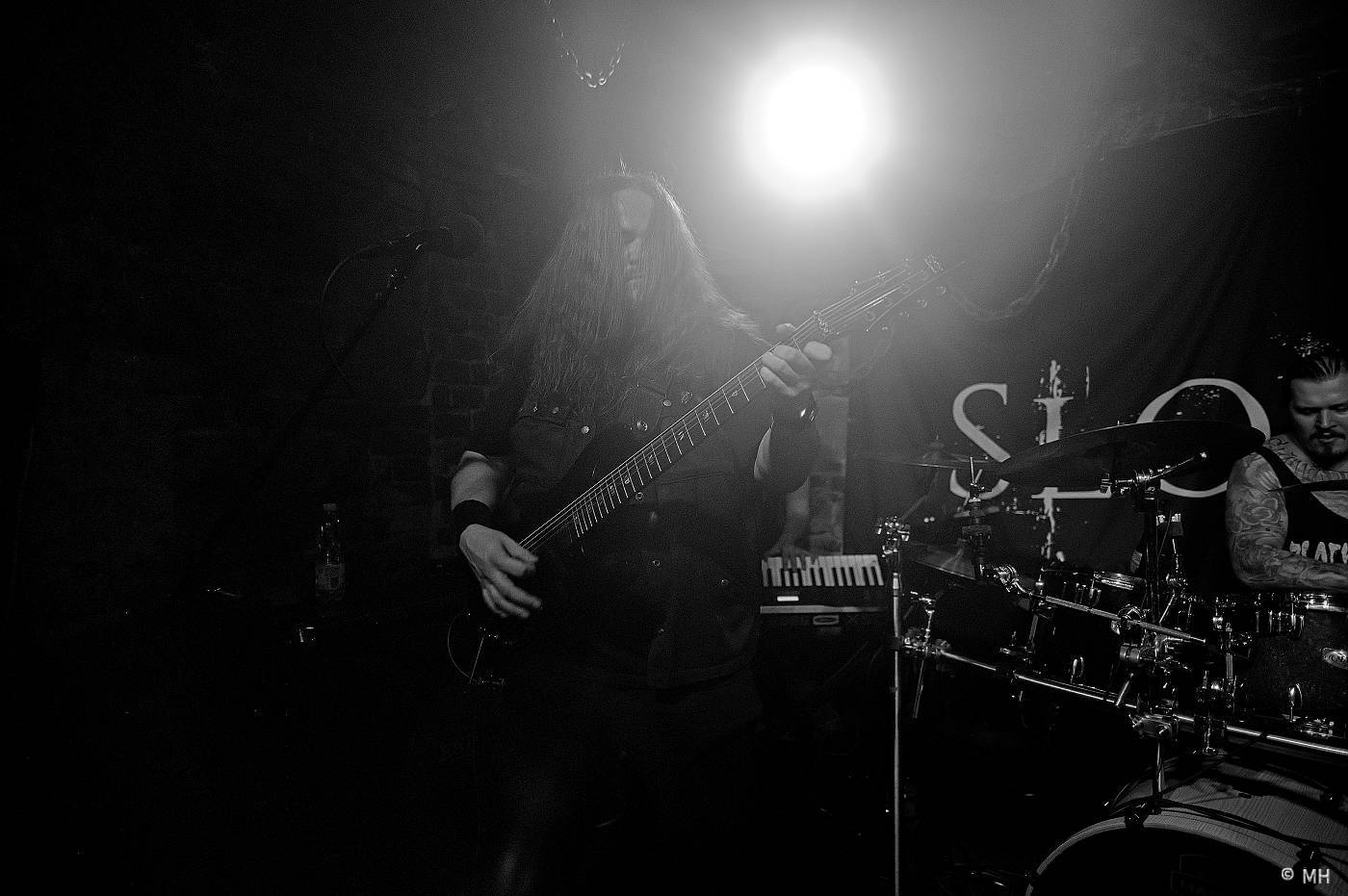 Metalisté měli žně. V Plzni zahráli finští Slow Fall, doprovodili je Sukkhu a Jakub Bayer