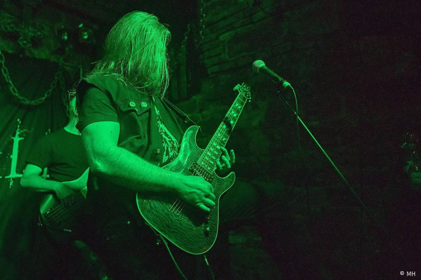 Metalisté měli žně. V Plzni zahráli finští Slow Fall, doprovodili je Sukkhu a Jakub Bayer