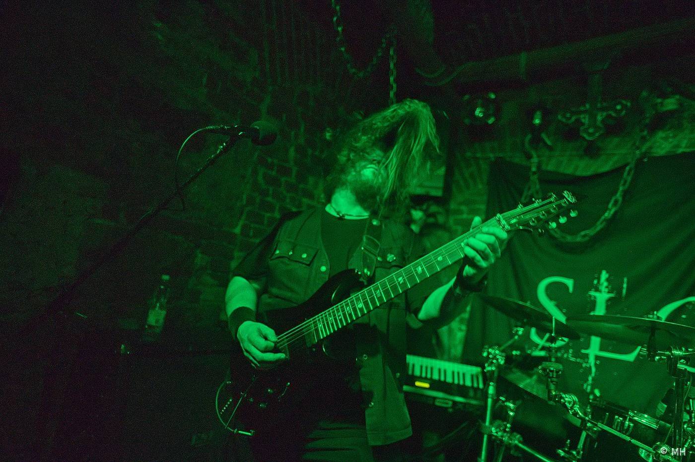 Metalisté měli žně. V Plzni zahráli finští Slow Fall, doprovodili je Sukkhu a Jakub Bayer