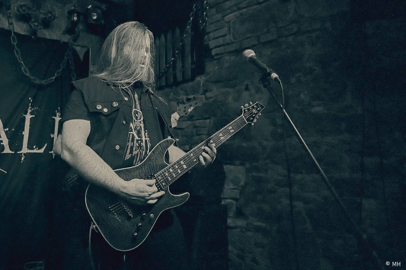 Metalisté měli žně. V Plzni zahráli finští Slow Fall, doprovodili je Sukkhu a Jakub Bayer