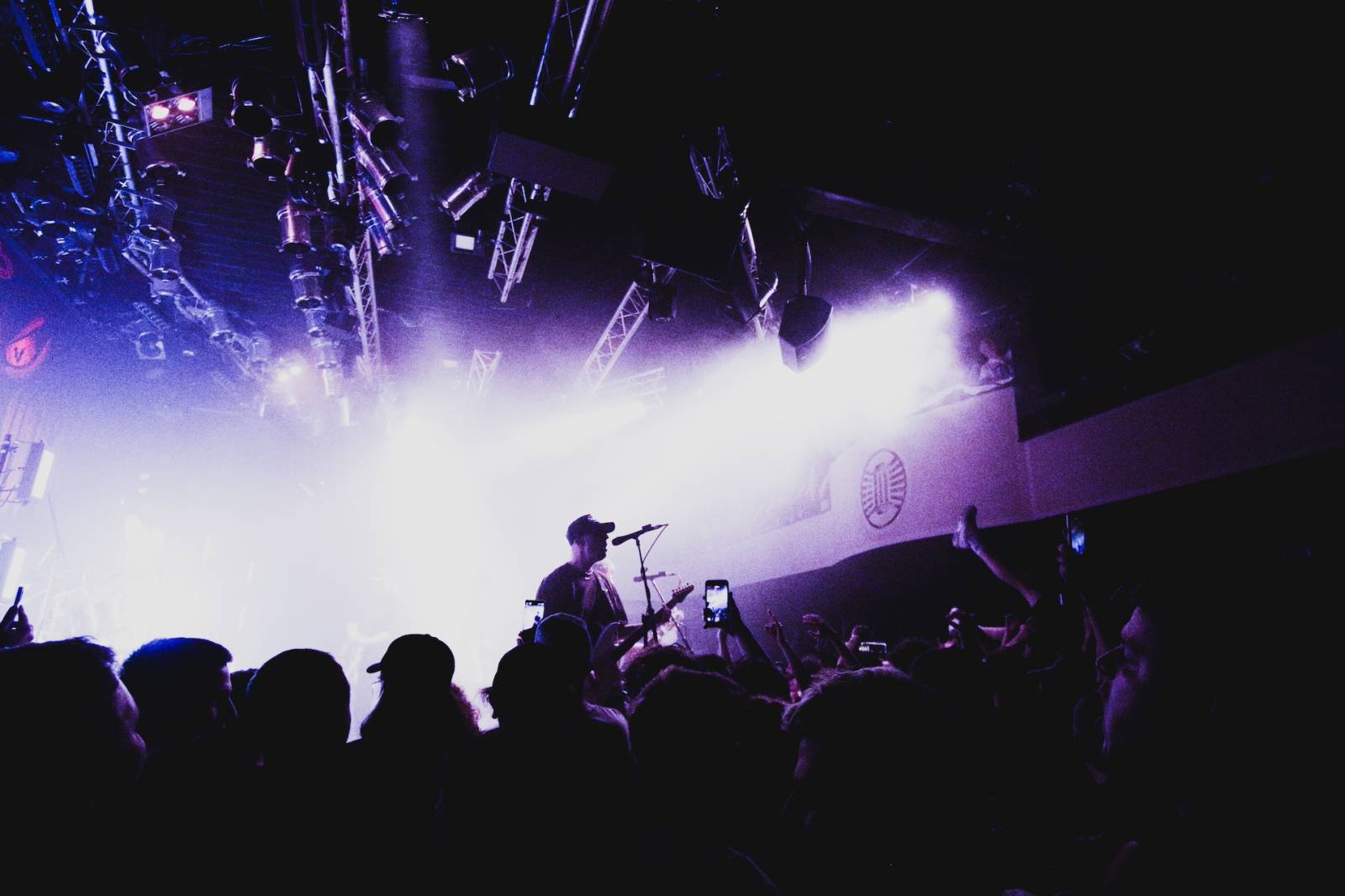 Prvomájové saunování aneb jak LANDMVRKS vyprodali Lucerna Music Bar