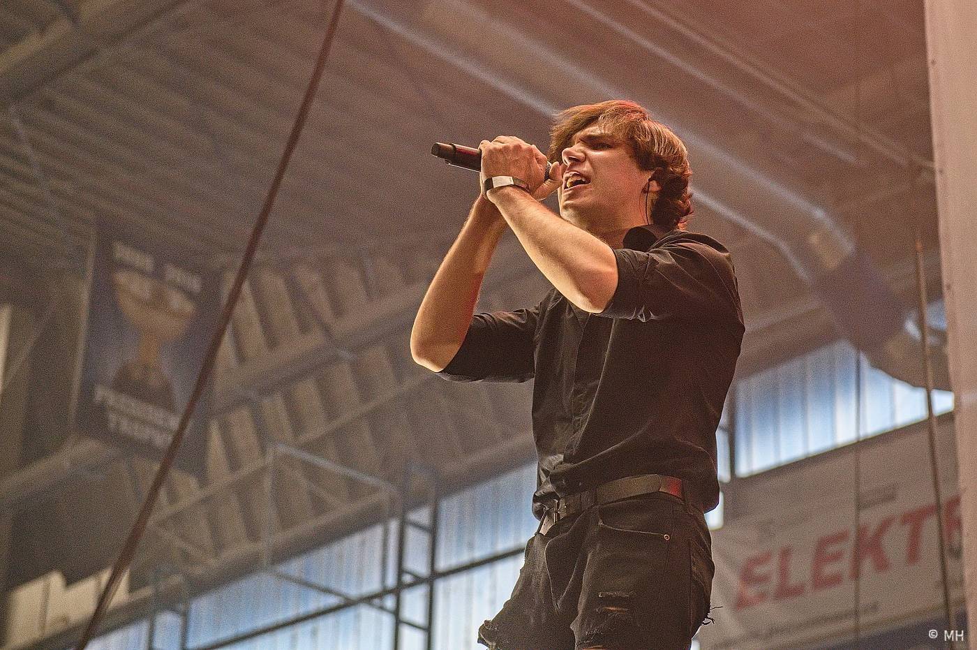 Škwor zůstává Sobě věrnej. V Plzni představil nové album, přehrál i největší hity