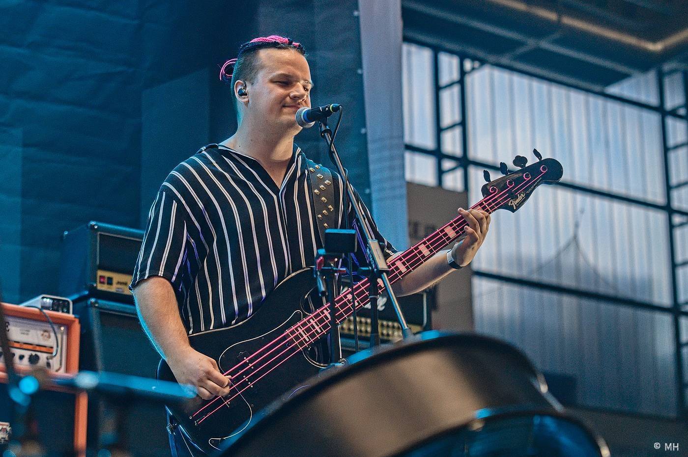 Škwor zůstává Sobě věrnej. V Plzni představil nové album, přehrál i největší hity