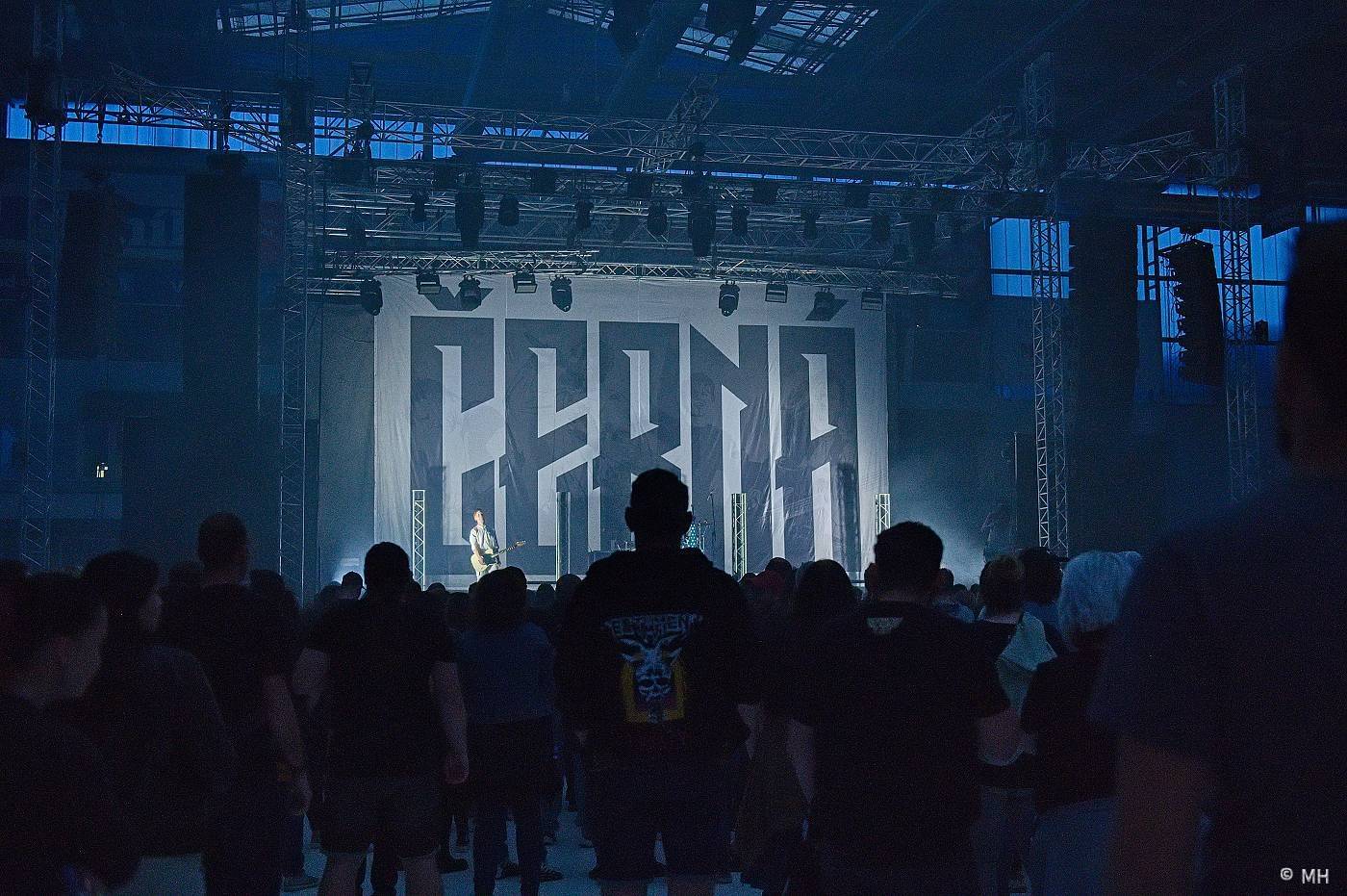 Škwor zůstává Sobě věrnej. V Plzni představil nové album, přehrál i největší hity