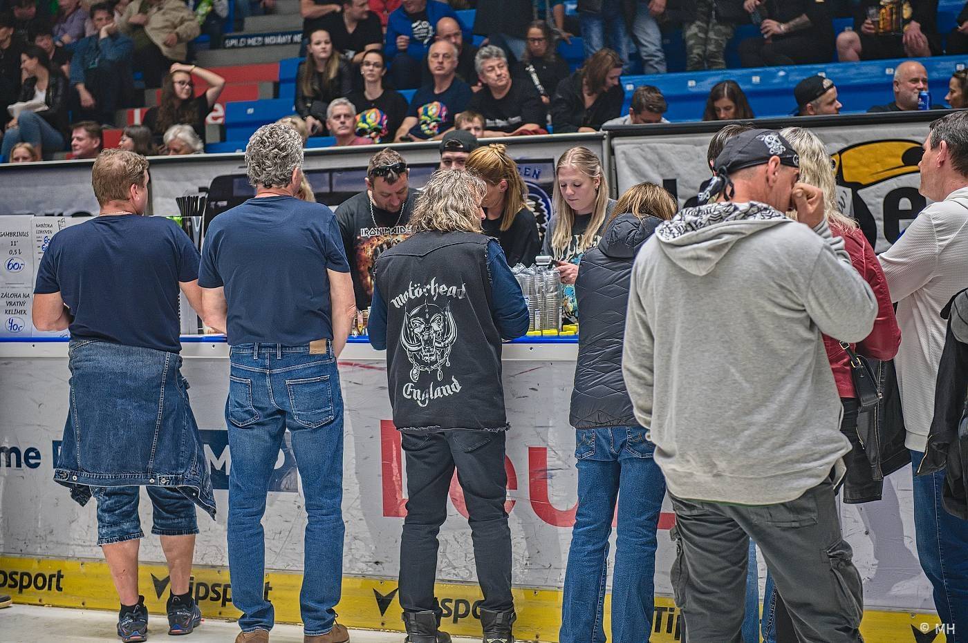 Škwor zůstává Sobě věrnej. V Plzni představil nové album, přehrál i největší hity