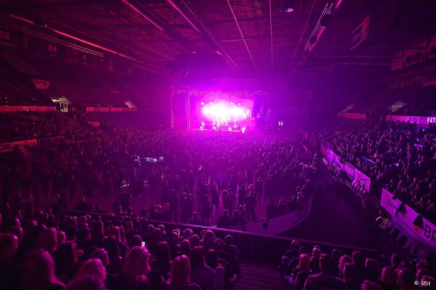 Škwor zůstává Sobě věrnej. V Plzni představil nové album, přehrál i největší hity