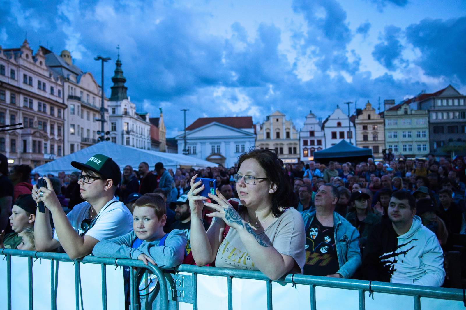 Svobodu v Plzni oslavovali O5 a Radeček i Kateřina Marie Tichá 